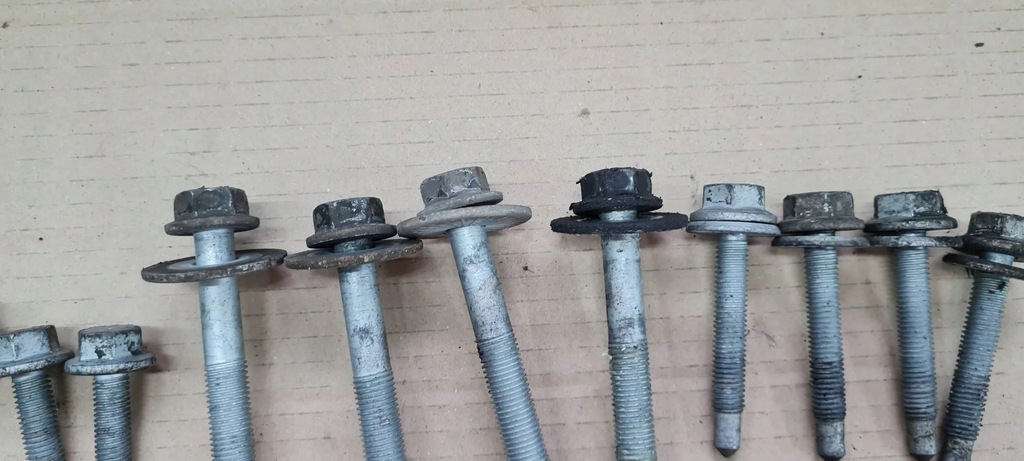 A6 C6 ȘURBUL SUSPENZIEI DE RIDICARE BRANCĂ DE LEAGĂN FAȚĂ Product image
