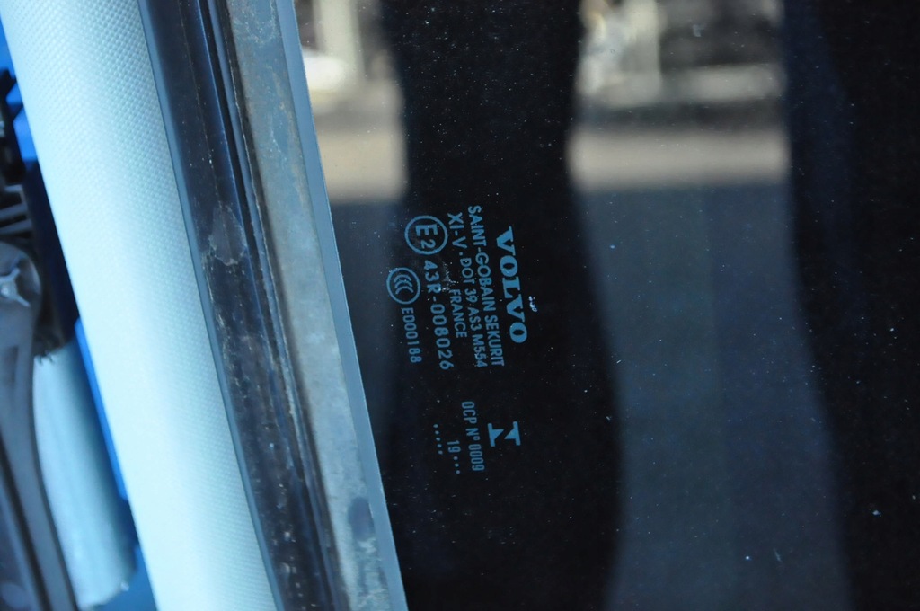VOLVO S60 III V60 II XC60 XC90 II S90 V90 FEREASTRĂ PANORAMĂ TRAPAȘ Product image