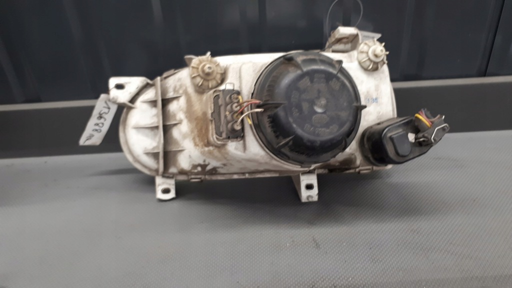 138862-00 Farta dreaptă VW Golf III Hella Product image
