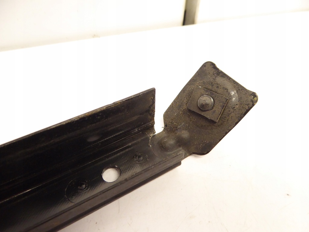 LEON II LIFT FIXARE PARBRIZ GHIDAJ SPATE DREAPTA DREAPTA DREAPTA Product image