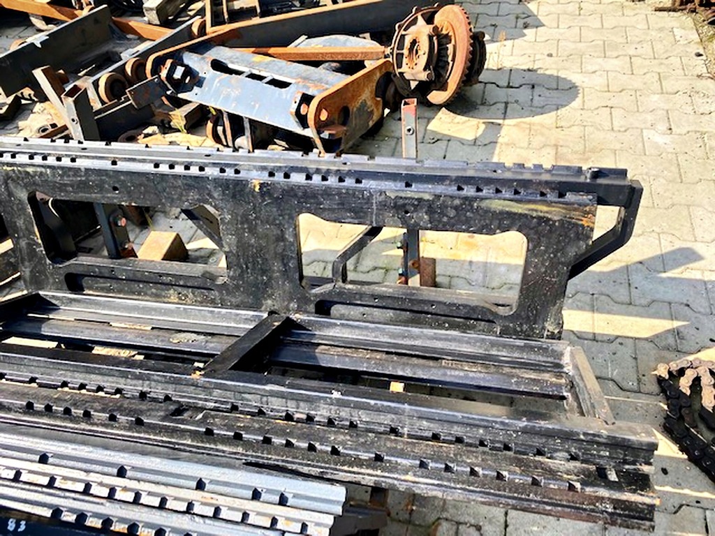 stivuitor cu placă frontală > TUR > încărcător > tractor > stivuitor cu furcă Product image