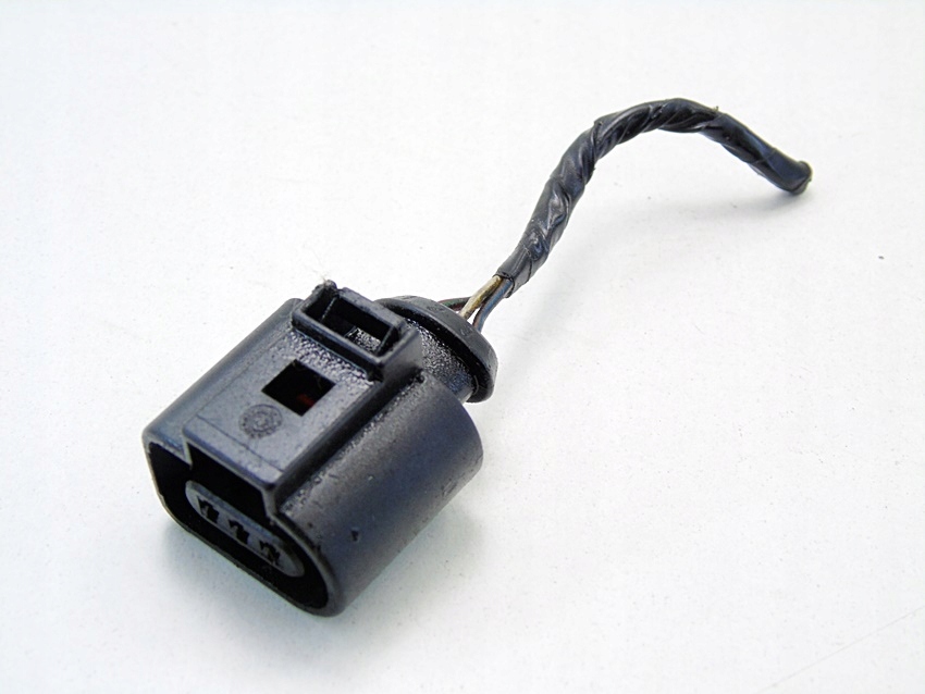 PLUG CUBE 1.2 1.4 1.6 1.8 FABIA I POLO N9 FOX ROOMSTER CORDOBA IBIZA Product image
