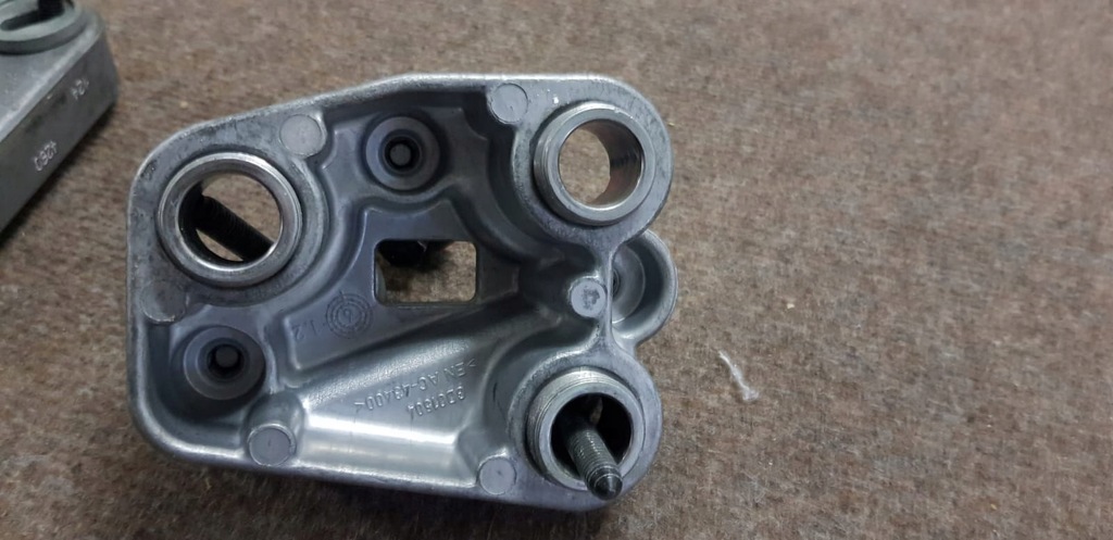 SUPORT RULMENT ACOPERIȘ BMW E93 stânga dreapta   ȘURUBURI Product image