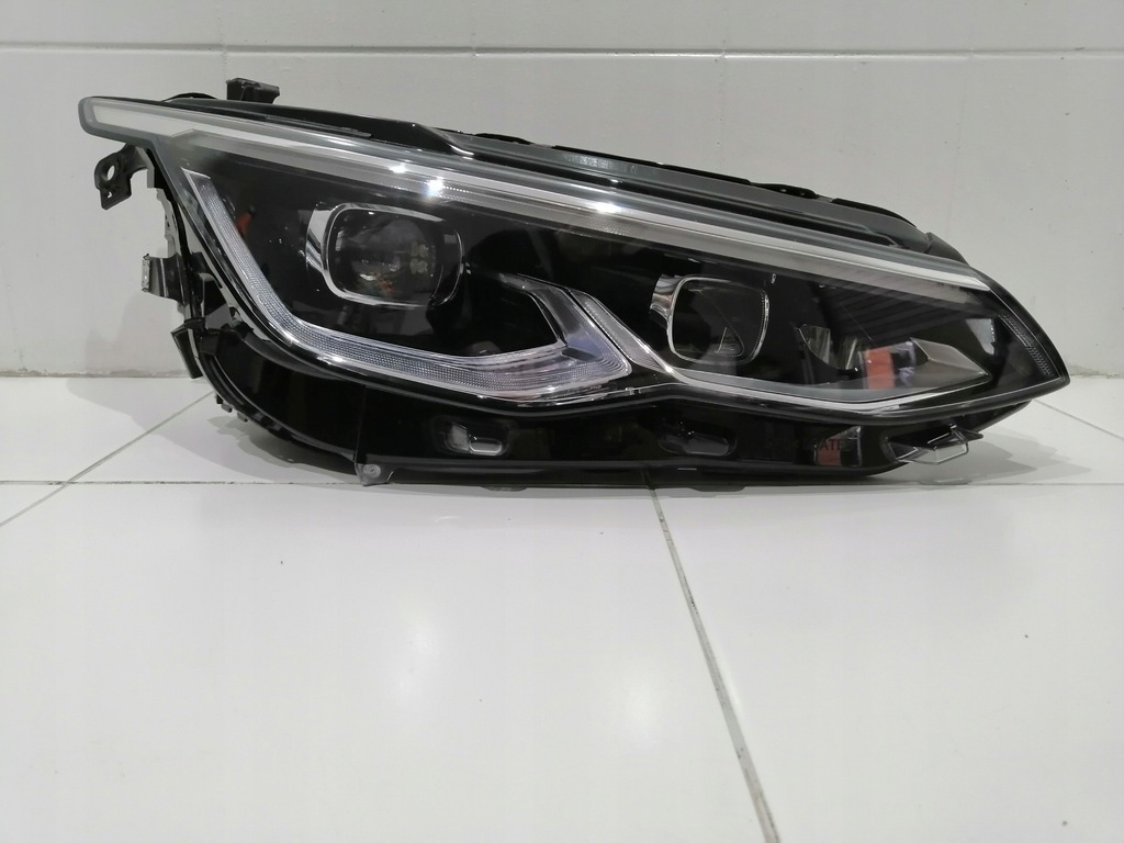 LAMP FATA DREAPTA VW GOLF VIII 8 5H1 Product image