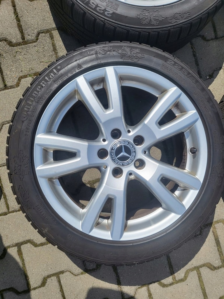 ROȚI MERCEDES C w204 GLK PE ​​ANVELOPE DE IARNĂ CA NOU Product image