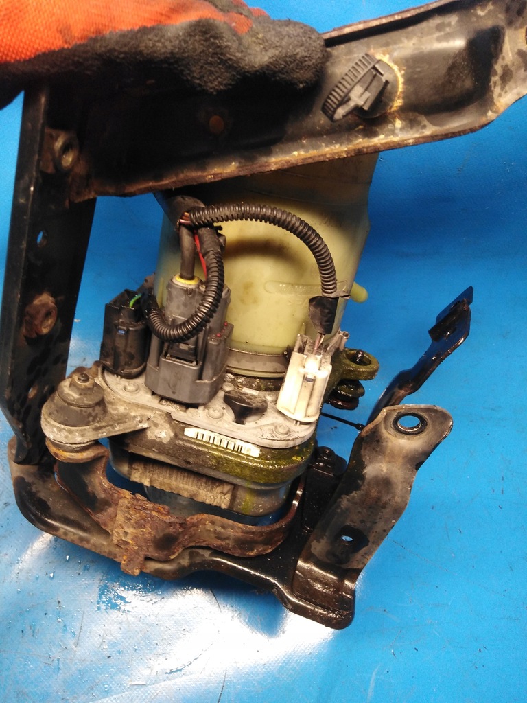 PUTERE ELECTRICA POMPA DE PUTERE FORD C-MAX MK1 FOCUS MK2 1.6 TDCI Product image