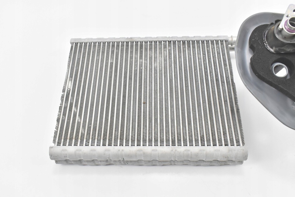 INCALZIRE AER CONDITIONAT EVAPORATOR 64119496922 BMW X5 G05 X6 G06 X7 G07 Product image