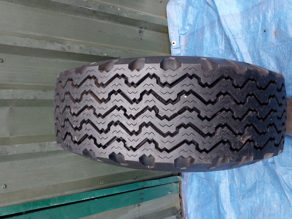 ANVELOPE GOODYEAR 9.00 9.00 - R 15 LT Product image