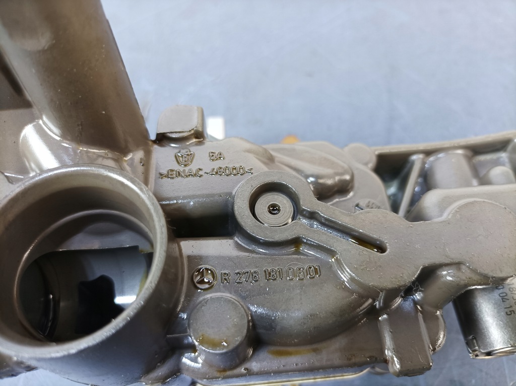 MERCEDES C43 W205 3.0B POMPA ULEI R2781810601 Product image
