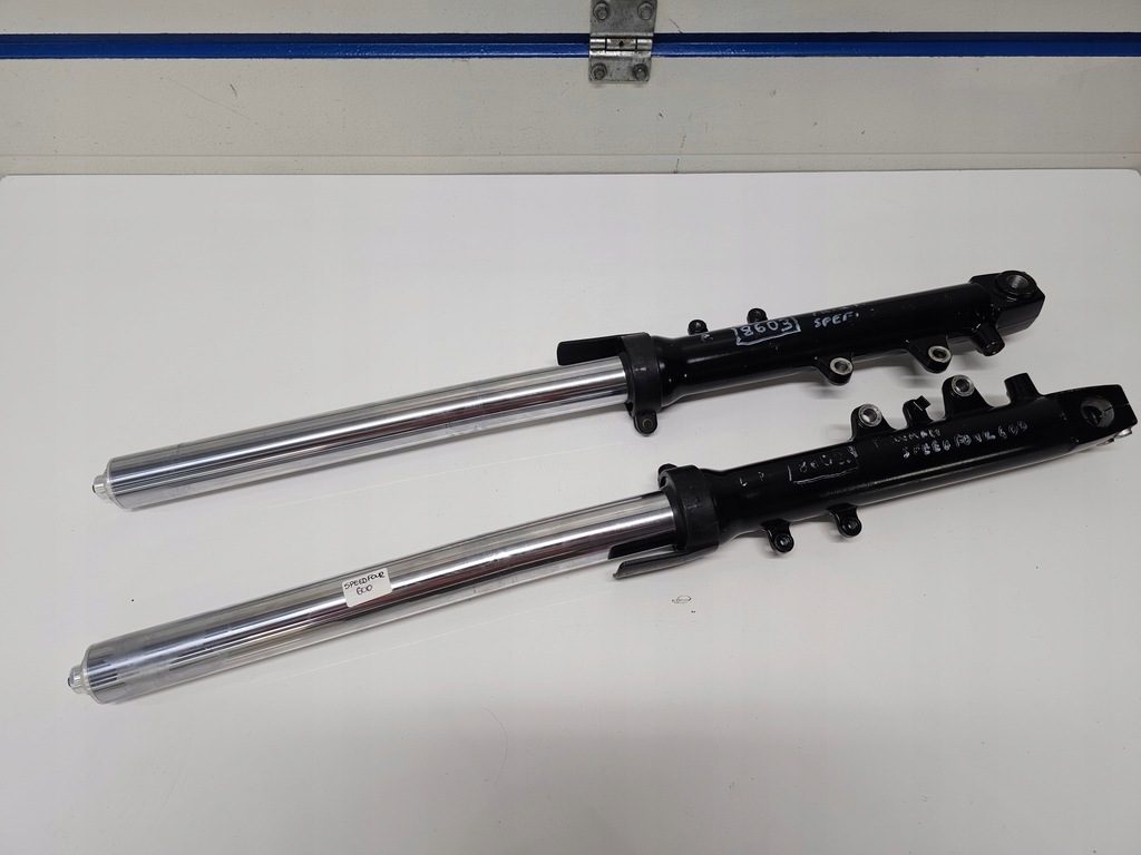 Triumph Speed ​​​​Four 600 are suspensie laggy Product image
