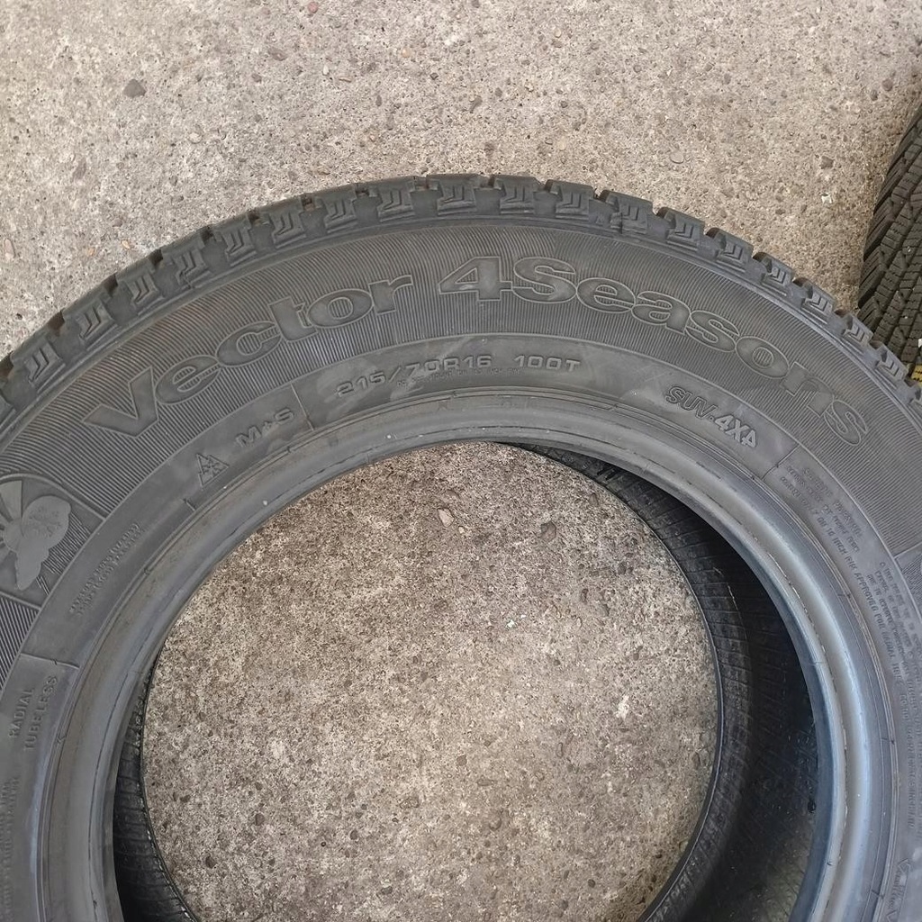 Anvelopă 215/70/16 Goodyear Vector 4Seasons (E6685) Product image