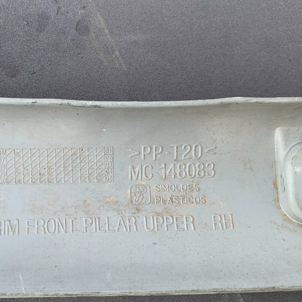 Mitsubishi Canter 96-05 POST COVER DREAPTA DREPT MC148083 Product image