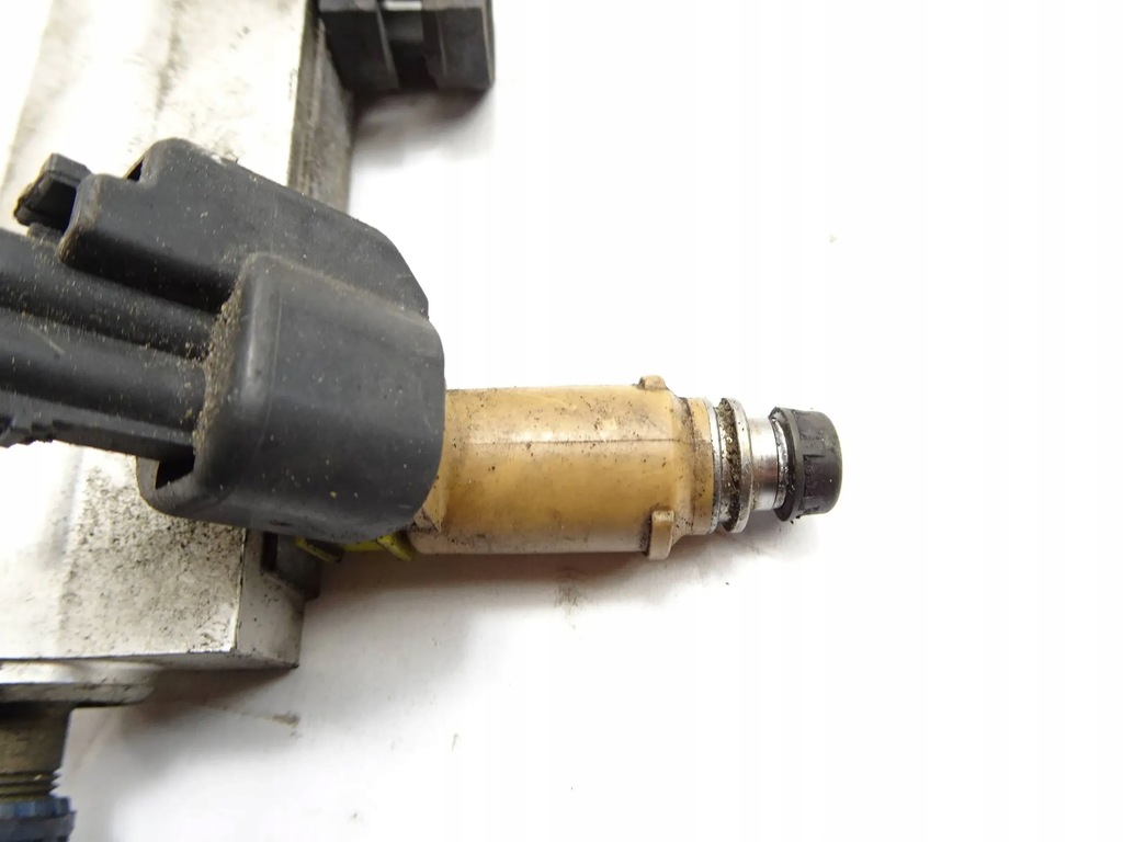 Wtryskiwacze listwa wtryskowa KPL. Volvo S40 V50 C70 2.4 Benzyna Product image