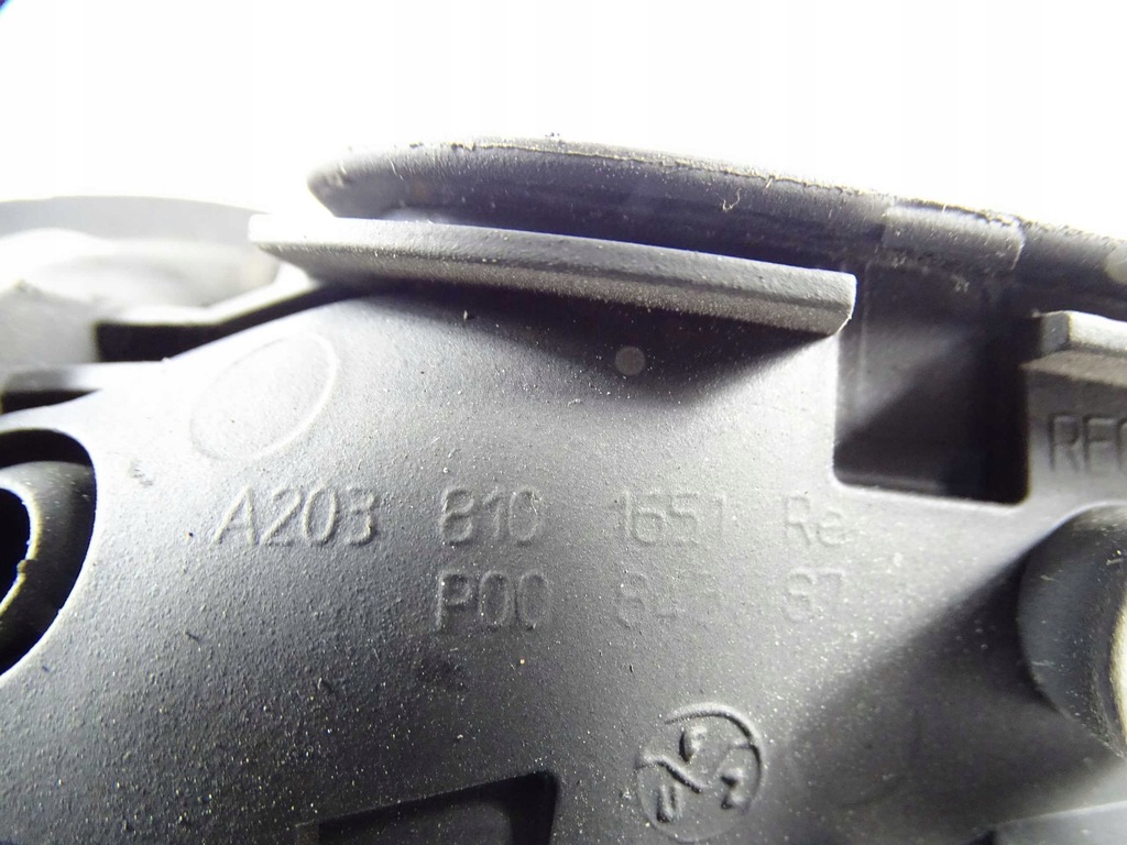 Mercedes Clasa C W203 MÂNER TAPIERIU PORTI, FATA DREAPTA A2038101651 Product image