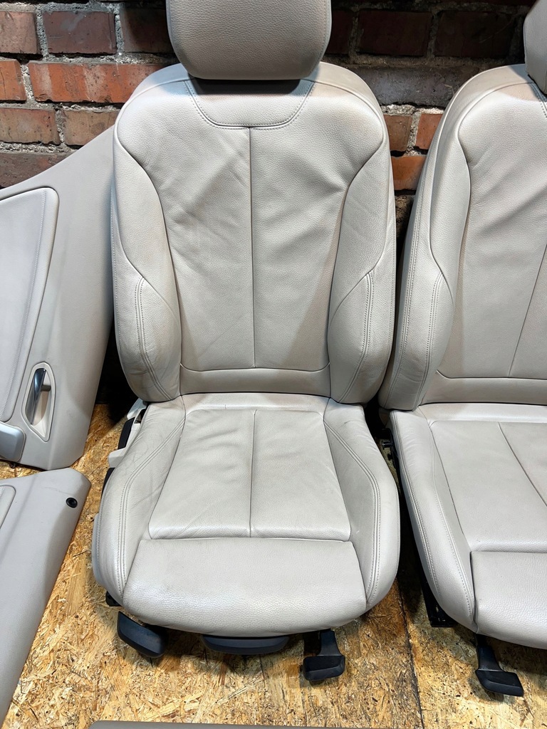 SCAUNE BMW 1 F20 UK, SET PIELE NEINCALZITĂ OYSTER, VERSIUNEA ENGLISH Product image