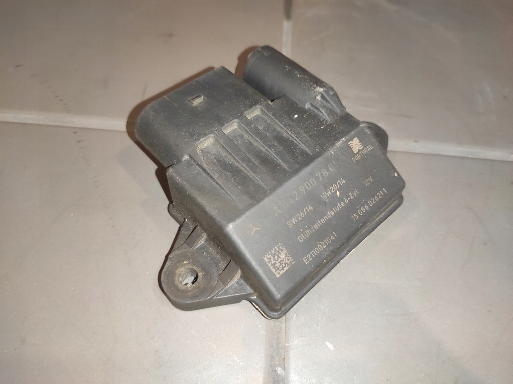 MERCEDES W221 OM642 3.0D MODUL RELEU BUGII INCLUSE A6429007801 ORIGINAL Product image
