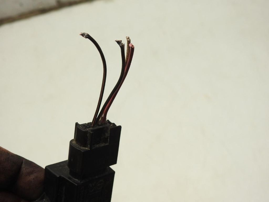 SENSOR PRESIUNE ANVELOPE JEEP COMPASS I 2.0 CRD 05033334AA Product image