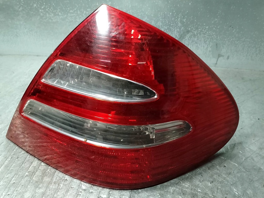 LAMPĂ SPATE DREAPTA MERCEDES-BENZ W211 A2118200464 SEDAN Product image