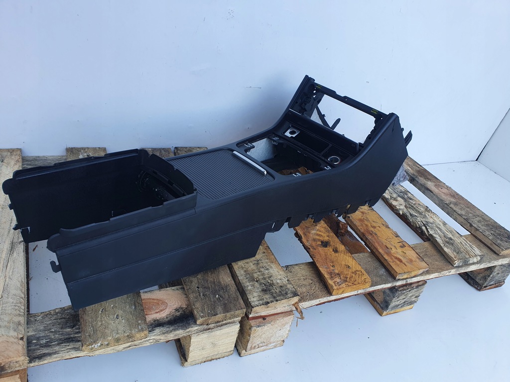 VW Passat B6 COMBI COTIERE CENTRALĂ ROLABIL Product image