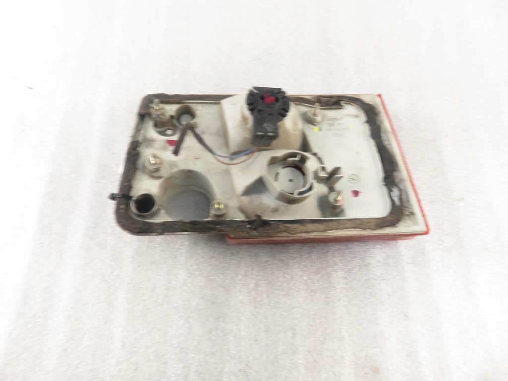 LAMPA HAYON DREAPTA AUDI A6 C4 4A0945094F Product image