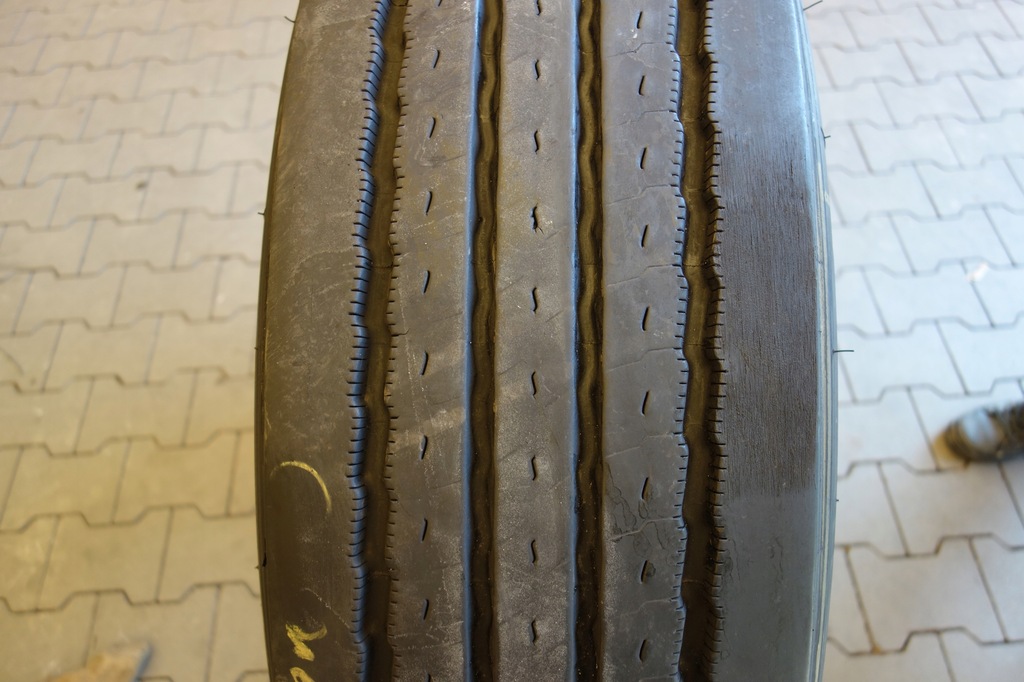 2x 315/80R22.5 Anvelope pentru camioane ghidate Michelin X Line 17/22R 11mm (M24) Product image