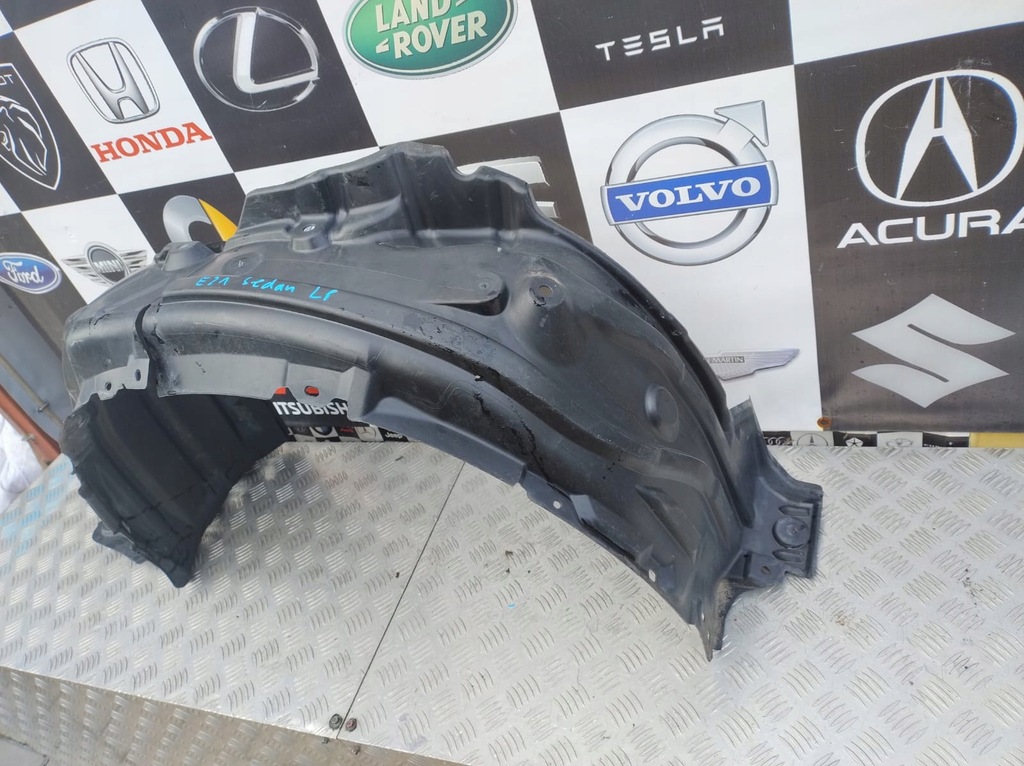 TOYOTA COROLLA E27 PASAJ ROȚI FAȚĂ STÂNGA SEDAN 53876-02710 Product image