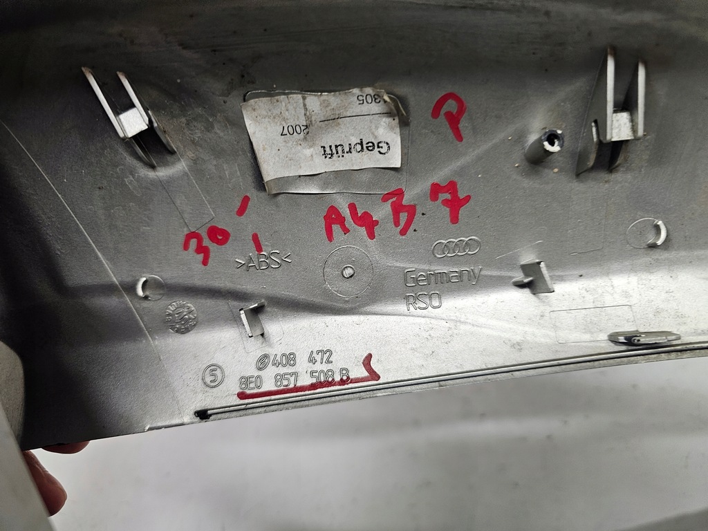 AUDI A4 B7 CAPAC CARCASA OGLINZII DREAPTA 8E0857508B Product image