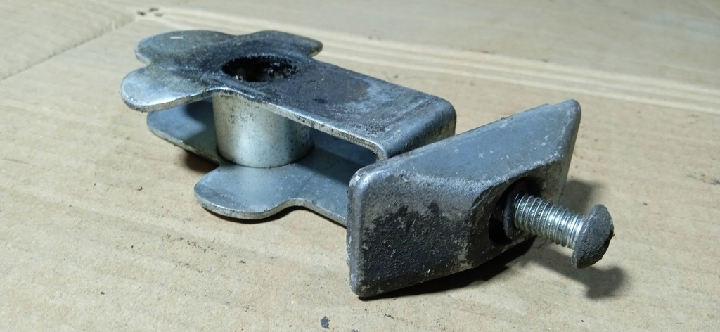 SUZUKI GSF 600 1200 BANDIT TENSIONATOR LANȚ ROATA SPATE Product image