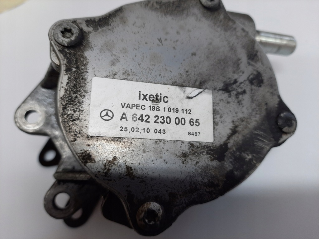 MERCEDES E W212 W207 POMPA VACUUM 3.0 CDI A6422300065 Product image