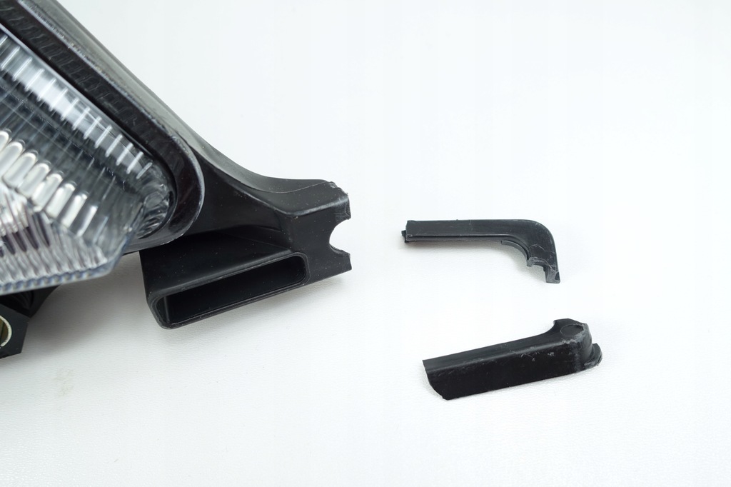 LAMPA FATA DREAPTA MERCEDES ML W163 1998-2001 HELLA 1EA963130-461 Product image