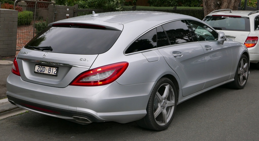 MERCEDES W218 CLS MÂNER PENTRU TITURI A2048100151 COMPARTIMENT DE DEPOZITARE A2048100041 Product image