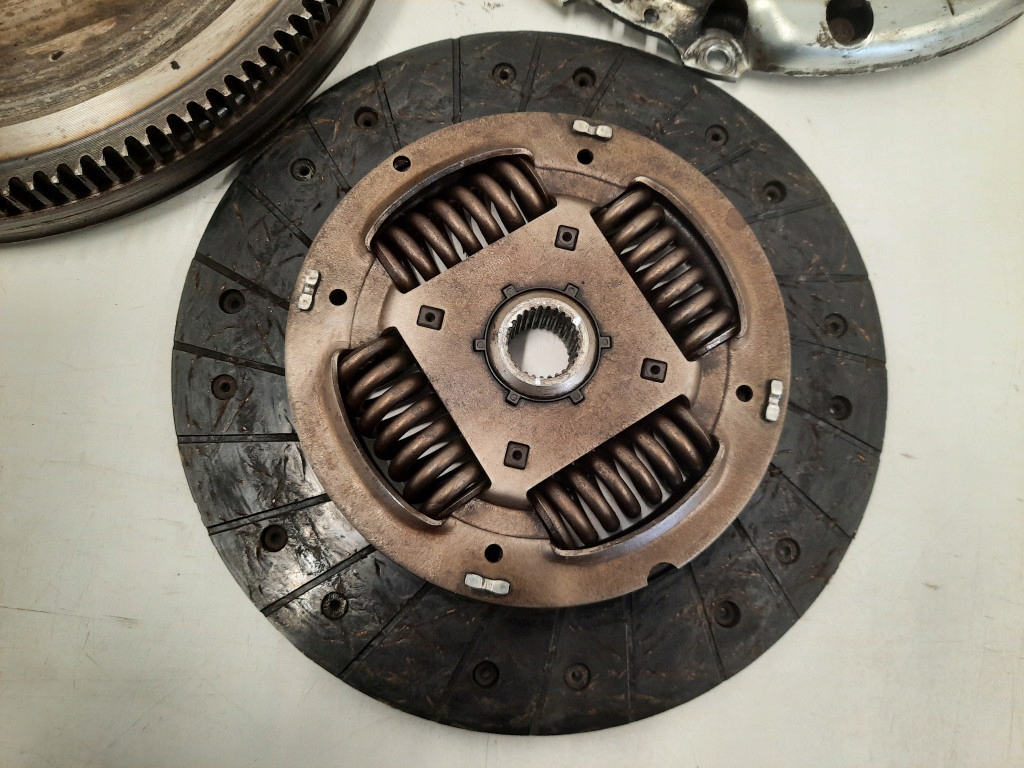 VOLKSWAGEN GOLF 5 V 03-09 VOLANT AMBREIAGE RIGID 699456 BKC Product image