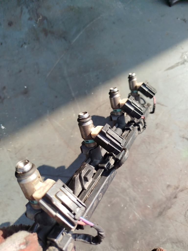 SINA INJECTOR VW GOLF 5 OCTAVIA II 1.4 BCA 036031AC Product image