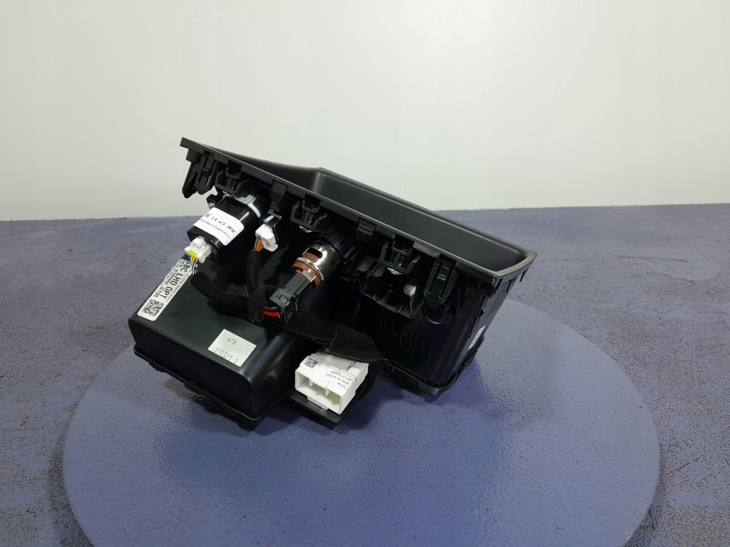 Compartiment de depozitare Hyundai Tucson IV al tunelului mijlociu 84630-N7000 Product image