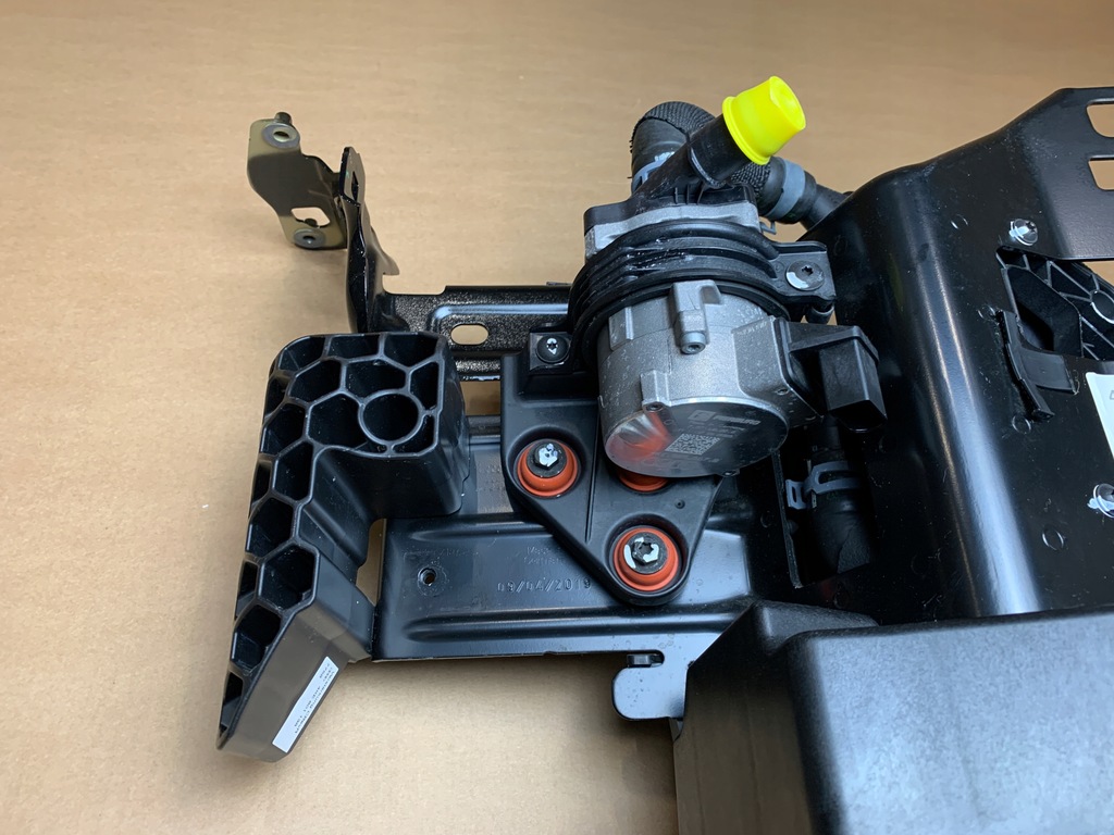 AUDI E-TRON MODUL DE RĂCIRE ​​POMPĂ DE APA DIFERENT 4KE965567B 4KE035916 27km Product image