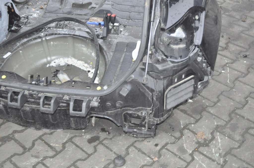 FORD FIESTA MK8 INTREGUL SPATE APOZ CAREEA SPATE STÂNGA DREAPTA CITIȚI DESCRIEREA Product image