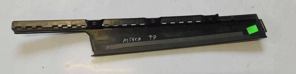 SKODA KAROQ ALTECA CAPAC BANDA STILP UȘĂ FAȚĂ DREAPTA 575837902A Product image