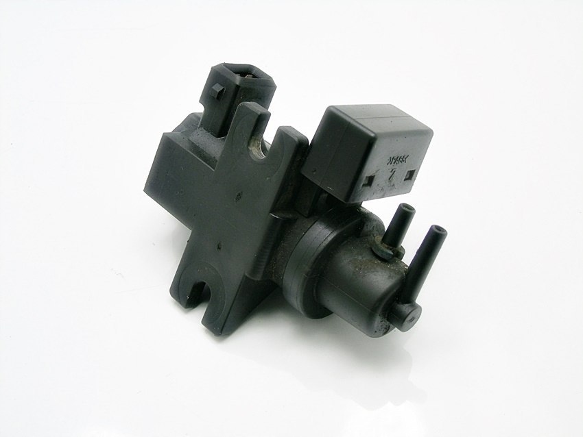 ELECTROVALVĂ 3.0 D BMW X5 X6 E70 E71 E60 E90 E61 X3 722796010 Product image
