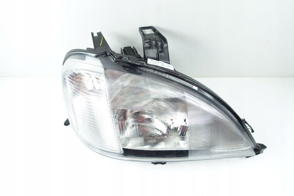 LAMPA FATA DREAPTA MERCEDES ML W163 1998-2001 HELLA 1EA963130-461 Product image