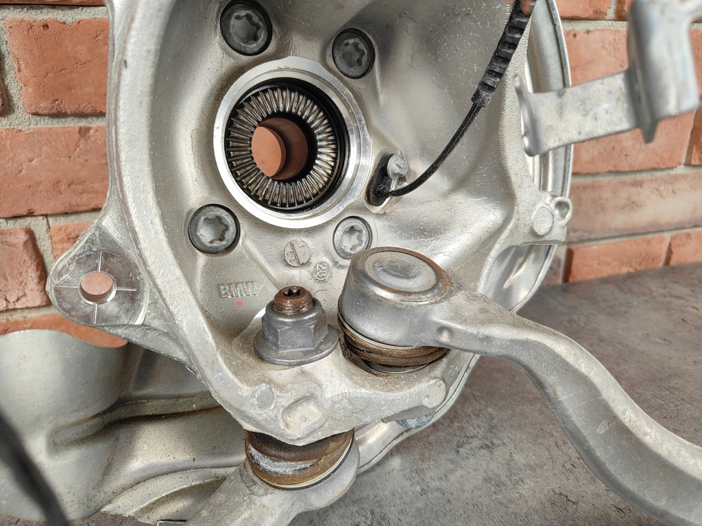BMW G01 X3 G02 X4 Hub stânga Product image
