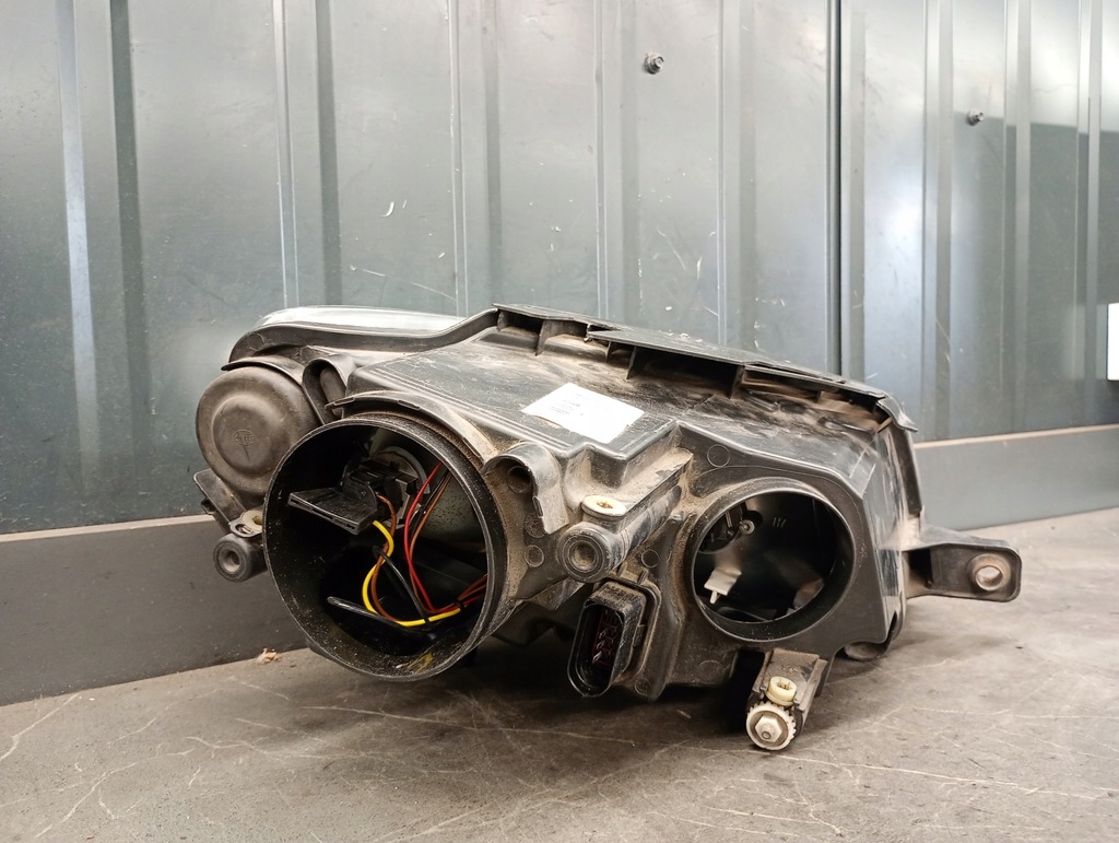 3C0941005Q FAVIUL LEGAT VW PASSAT B6 HELLA Product image