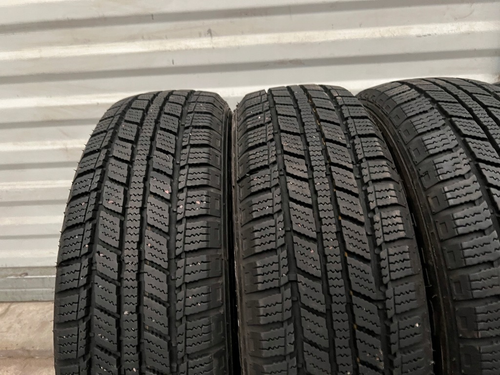ROCKSTONE ICE-PLUS ANVELOPE DE IARNĂ 175/65/15 84T Product image