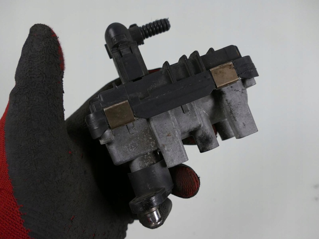 BMW 3 E92 E93 LIFT 2.0 D N47 CONTROLLER TURBOCOMPRESOR E90 E91 Product image