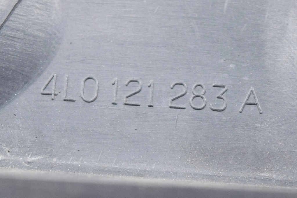 AUDI Q7 4L Conducta aer radiator fata stanga 4L0121283A 3.0 Diesel 171 Product image