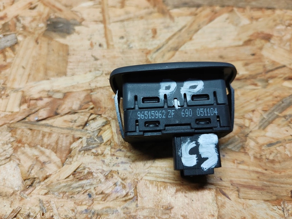 Comutator de fereastră dreapta Față Citroen C5 II Lift 04-96515962ZF Product image