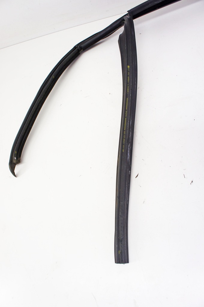 NR164 Skoda Fabia IV 21- Garnitura geam, spate stanga Product image