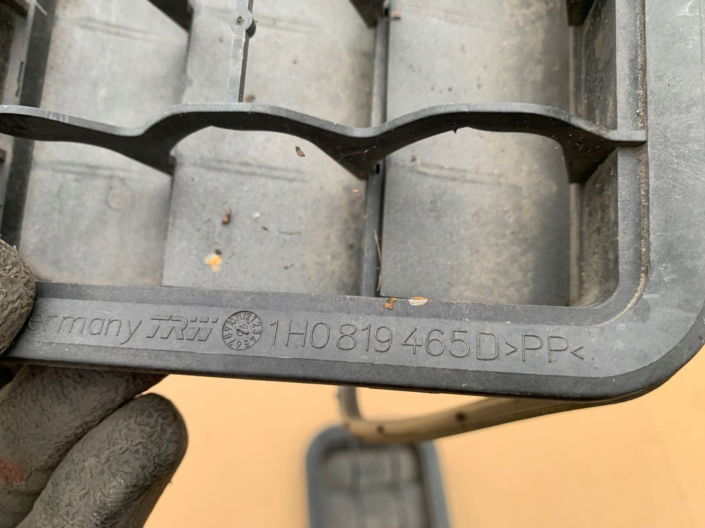 GRILĂ DE VENTILARE APOI 1H0819465D VW SKODA AUDI ORIGINAL 100% FUNCȚIONAL Product image