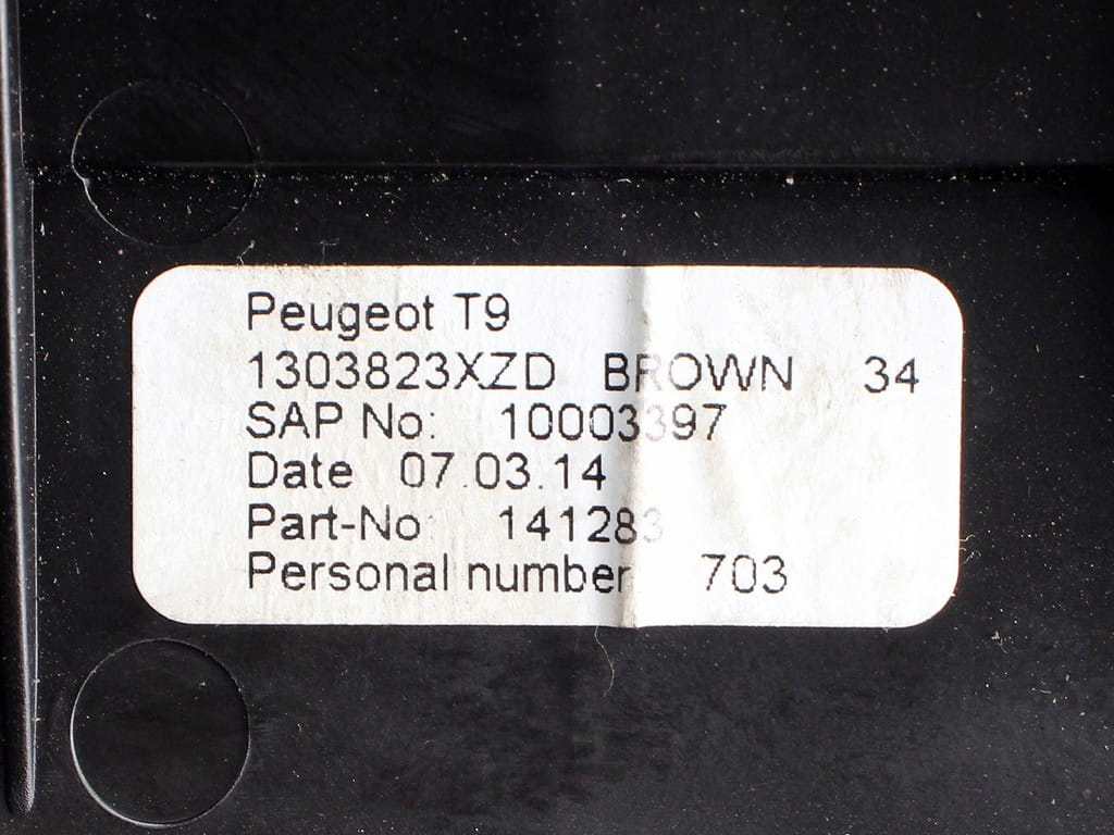 GRILA AER DREAPTA PEUGEOT 308 II T9 13- 96778766 1303823XZD Product image