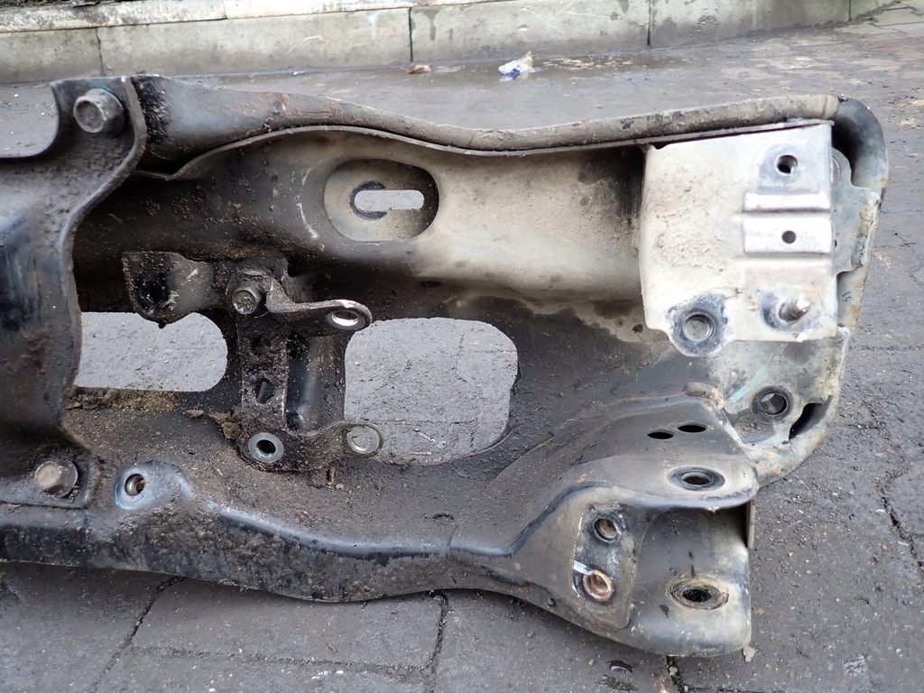 Carucior cu sania transversala SUBARU IMPREZA III 1.5 B 09 Product image