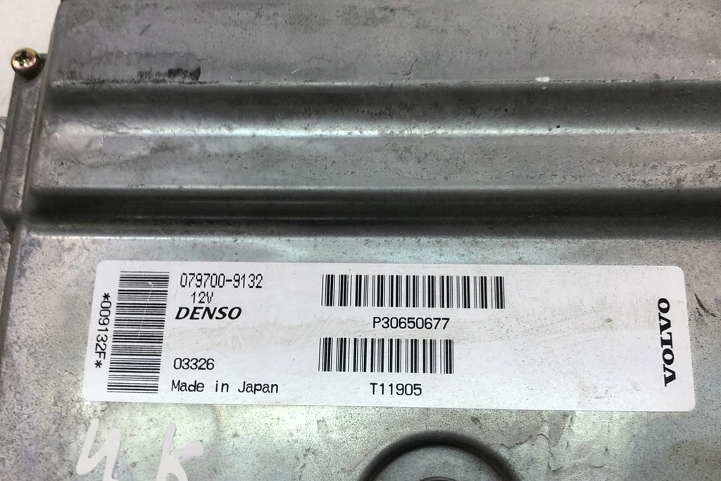 ECU Volvo S40 II (MS) 30650677 2005 Unitatea de control a motorului Product image